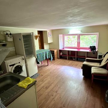 Тютюнників вул. (), 37