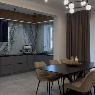 Будинок з дизайнерським ремонтом