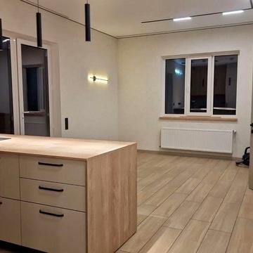 Центр Продам будинок з ремонтом .