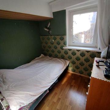 Частина будинку в центрі міста. Меблі, техніка, зручності.2 кімнати.