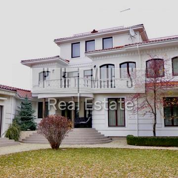 Анатолія Соловяненка вул., 88