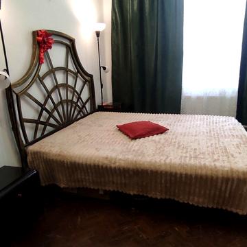 Богдана Хмельницького вул., 10