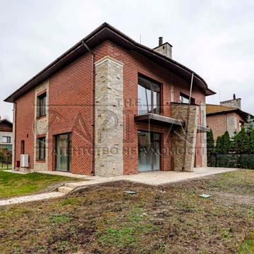 Лісова вул., 7д