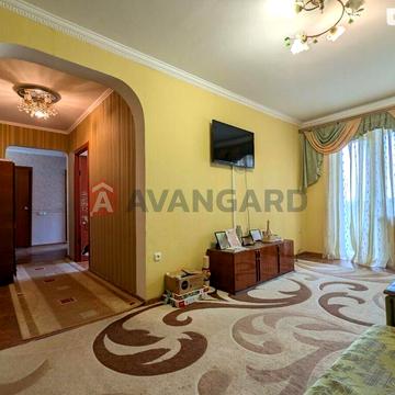 Трикімнатна квартира, Чуйкова 20. Бородинський.