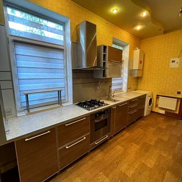 Продам частину будинку Центри