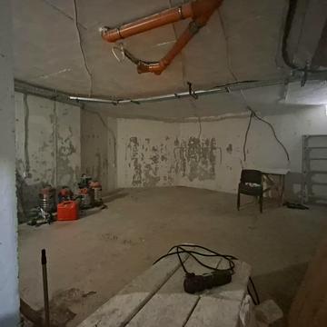 Західна вул., 14