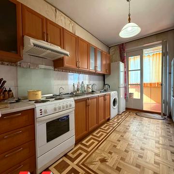 Дарницький бульв., 1