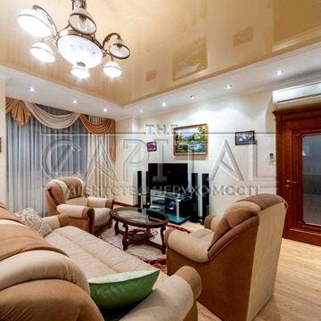 Видова 3-кімнатна квартира в центрі Києва, вул. Предславинська, 31/11