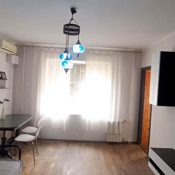 Ревуцького вул., 19/1