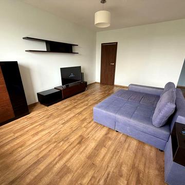 Валерія Лобановського вул., 27