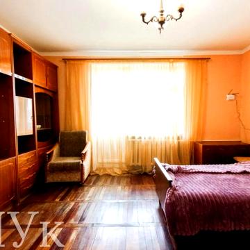 Соборності просп., 8