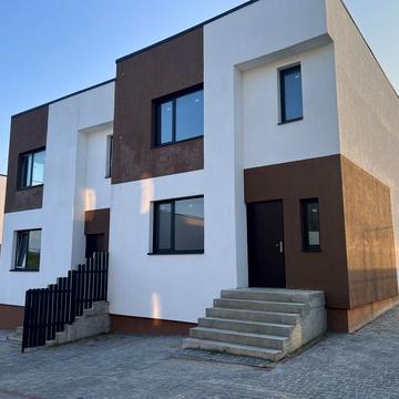 Наварійська вул., 22