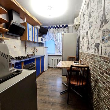 Героїв просп., 17