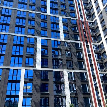 Богдана Хмельницького вул., 94