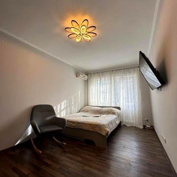 Садівнича вул., 43