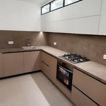 Набережна Перемоги вул., 44