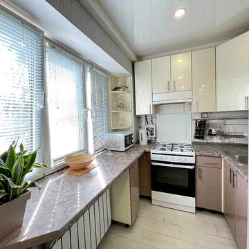 Довнара-Запольського  4А, студія, є газ, м Лукянівська 10хв