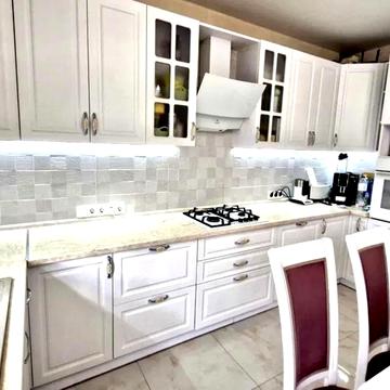 Академіка Шалімова вул., 36