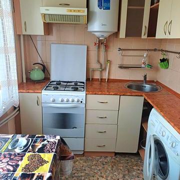 Долгосрочная аренда укомплектованной 2х кв. Космос. 3/5.