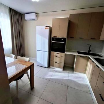 Академіка Сахарова вул., 5е