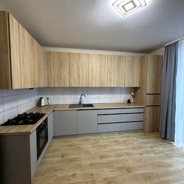 Під Голоском вул., 4-Б