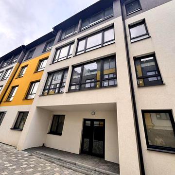 Продаж 3 кім.сирої квартири