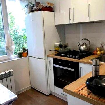 Продам 2х комн кв м Дворец Спорта 3 мин 3/5 с капит ремонтом