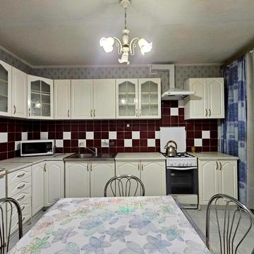 Драгоманова вул., 17