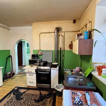 Центральна, 5