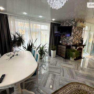 Довгострокова оренда 2к Квартира Новоберегова вулиця