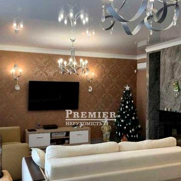 Продам 2-х поверховий будинок з ремонтом у Фонтанці