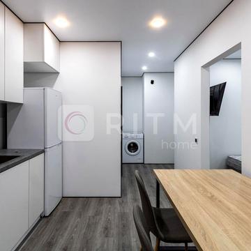 Флотська вул., 10