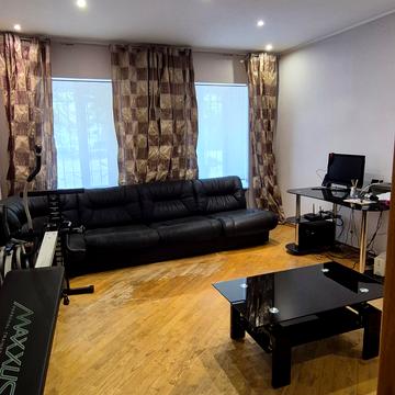 Новосельського вул., 24