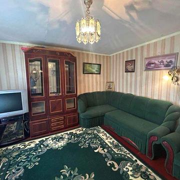 Продається двокімнатна квартира по вул. Лазурна (р-н Намив)