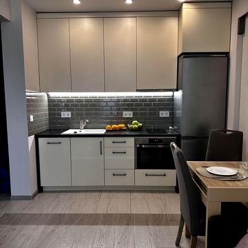 Салютна вул., 2к1