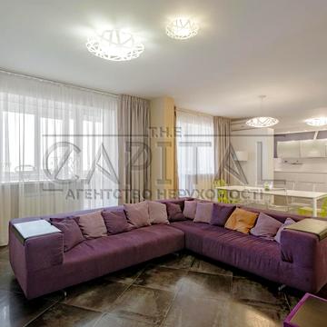 Анни Ахматової вул., 13