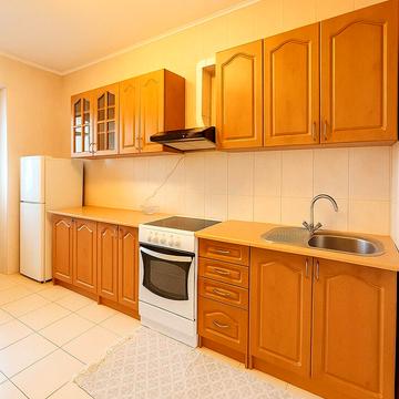 Верховної Ради бульв., 14-Б