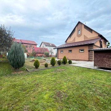 Будинок з ремонтом та повністю укомплектований в м. Калуш