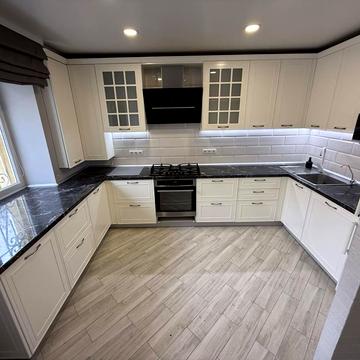 Стрітенська вул. (Комсомольська), 7