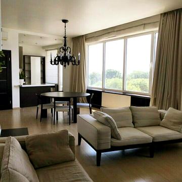 Літературна вул., 1а