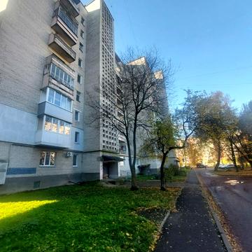 Івана Газюка бульв. (Дружби Народів), 1