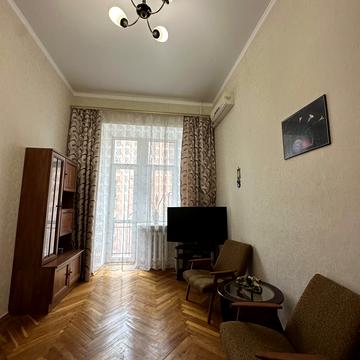 Саксаганського вул., 12-Б