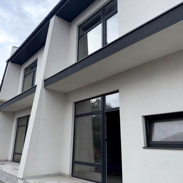 Миколаївська вул., 6