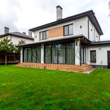 Петропавлівська вул., 11