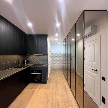 Зарічна вул., 2