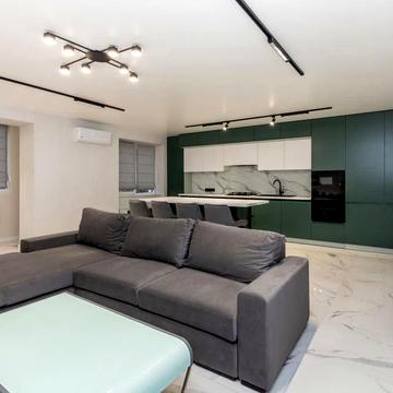 Михайла Грушевського вул., 14