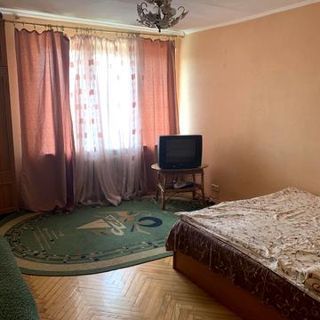 Антоновича вул. (Горького), 156