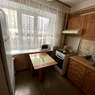 Велика Васильківська вул. (Червоноармійська), 102