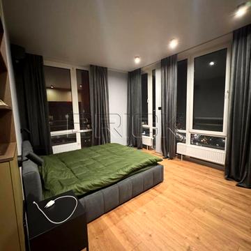 Дніпровська набережна вул., 18-А