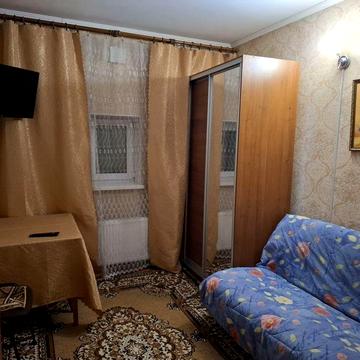 Частина будинку,2і кімнати.Власник